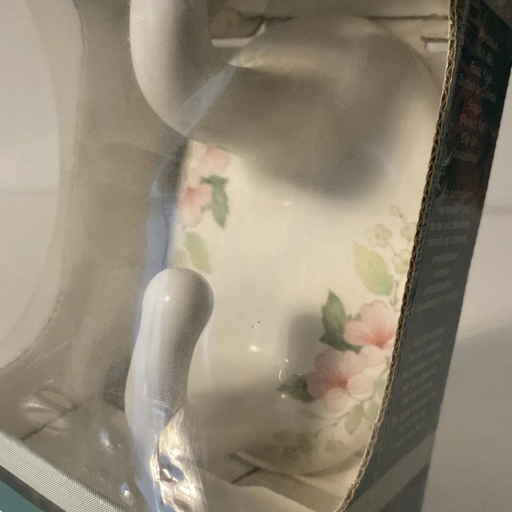 Vintage LENAPE Double Robe Hook White Porcelain with Blossoms Flowrrs New -T